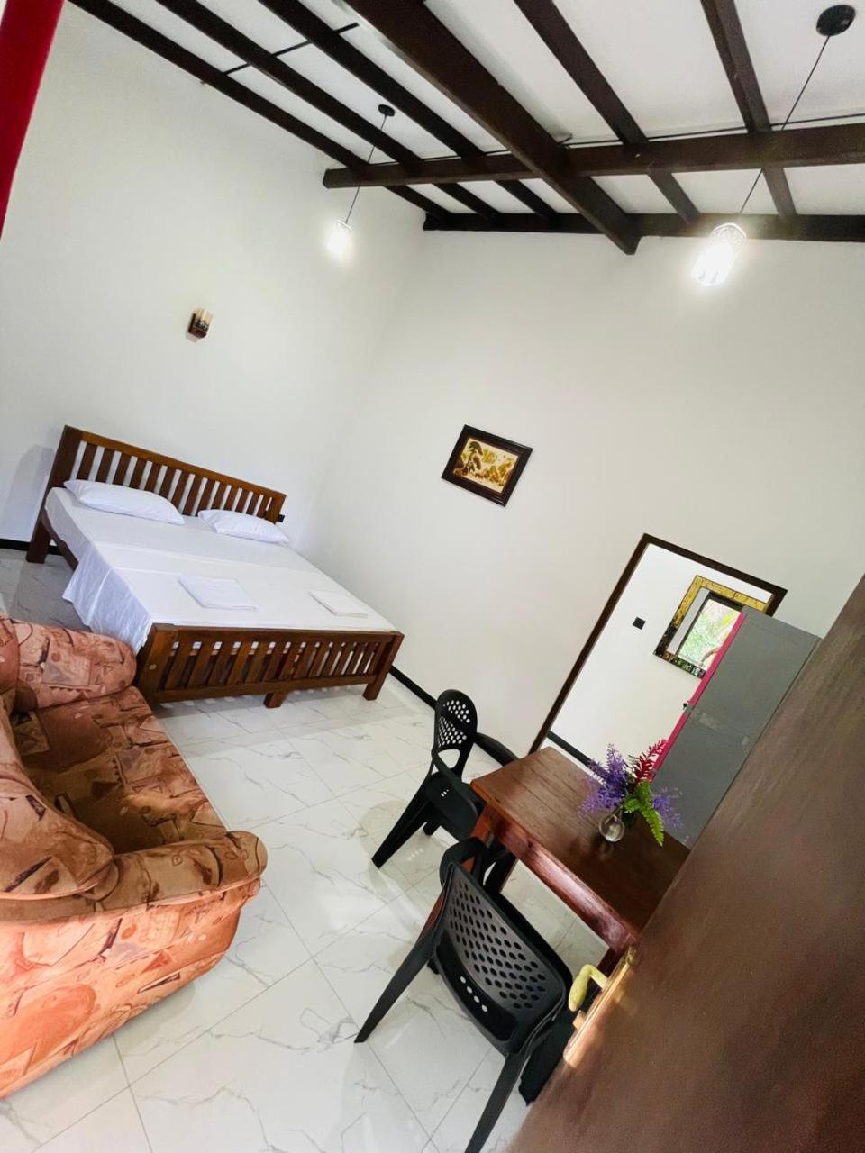 Chami'S Home Stay Mirissa Exterior photo